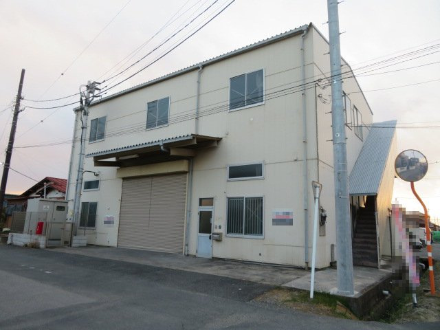 越谷市大字船渡の倉庫の外観