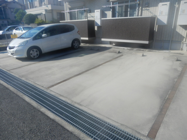 ヴェルヴィルの駐車場