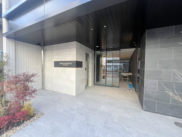 テラスレジデンス新大阪のエントランス