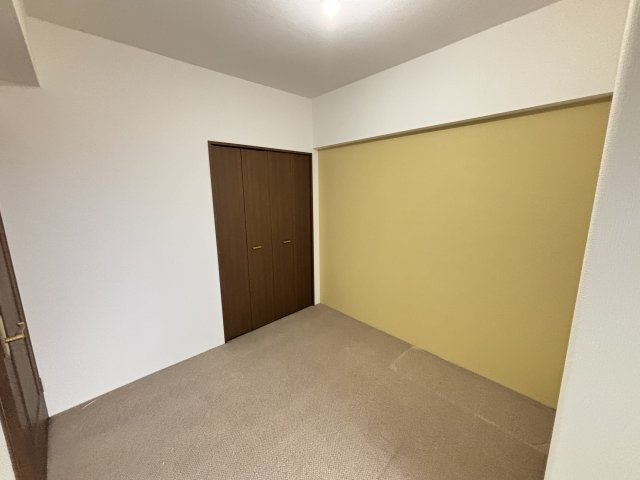 アメニティ江南の洋室|全室収納付き