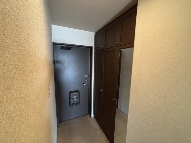 アメニティ江南の玄関|収納力あるシューズボックス付き