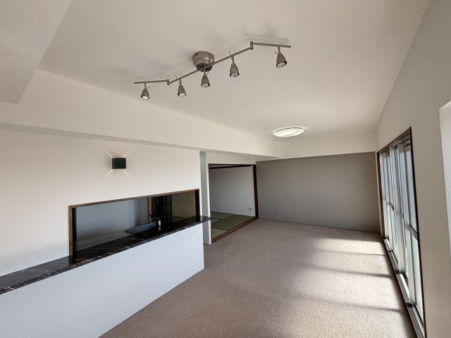 アメニティ江南の居間・リビング|明るく開放感のあるリビング