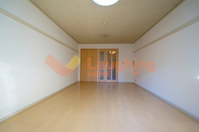 エトランゼⅤの寝室|ゆとりの広さです