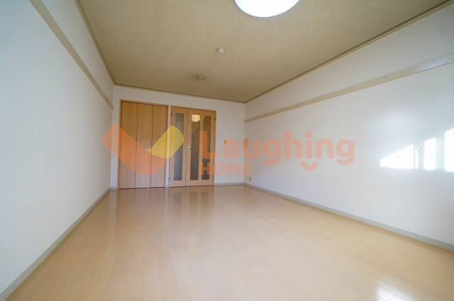 エトランゼⅤの居間・リビング|使いやすい居間です