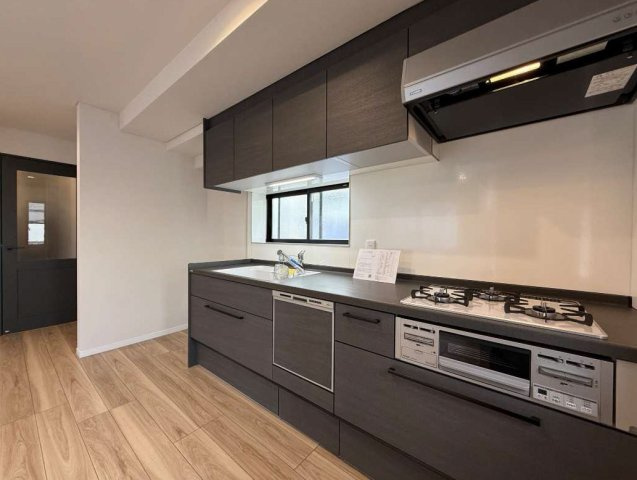 練馬区富士見台二丁目　戸建のキッチン|食洗器や収納たっぷりで、使い勝手◎です。