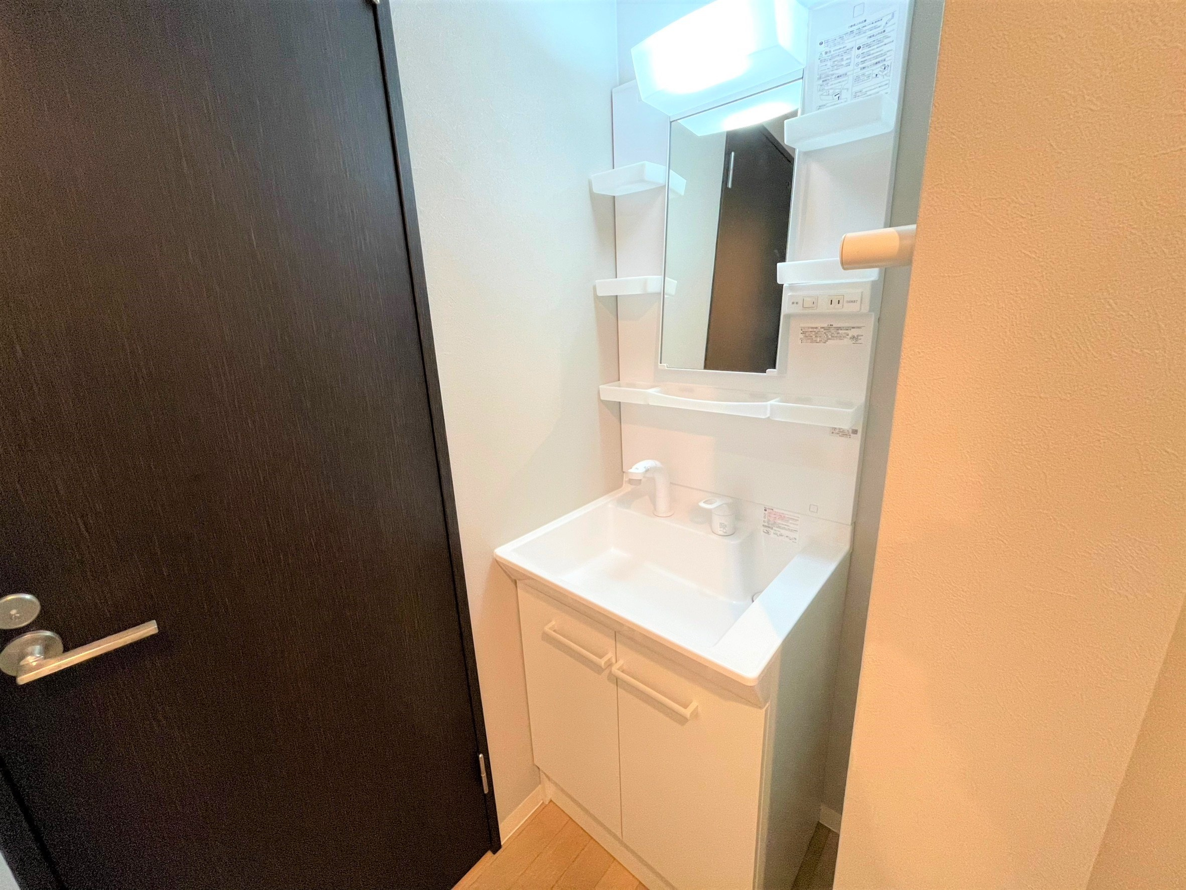 日の出橋ハウスの独立洗面台
