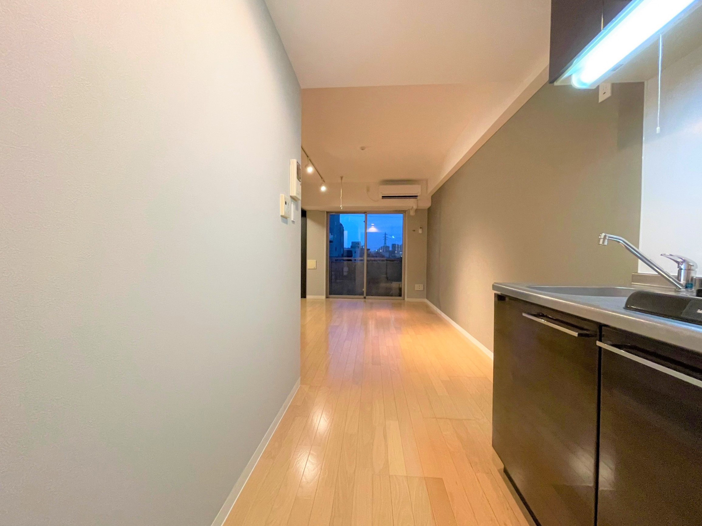 日の出橋ハウスの玄関