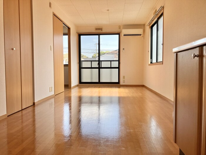 グリーンヒルズＨ棟の居間・リビング