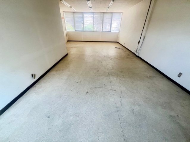 今池ビル南棟　1-2階の内装