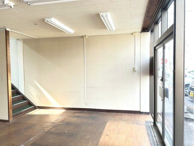 今池ビル南棟　1-2階の内装