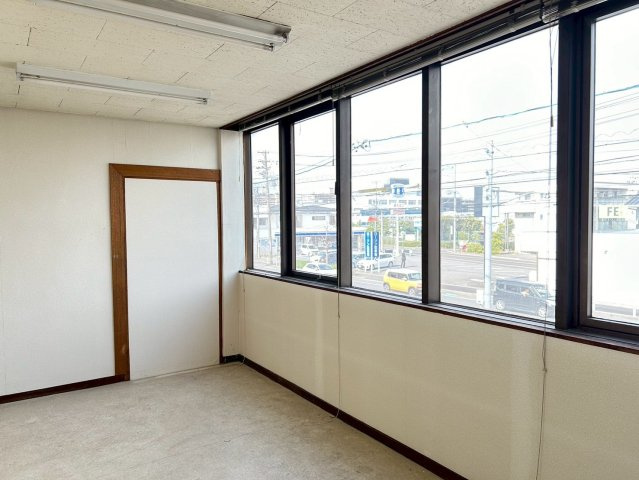 今池ビル南棟　1-2階の内装