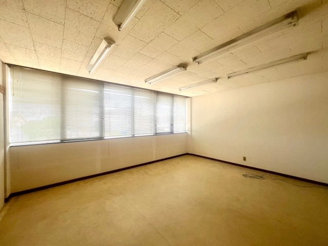 今池ビル南棟　1-2階の内装