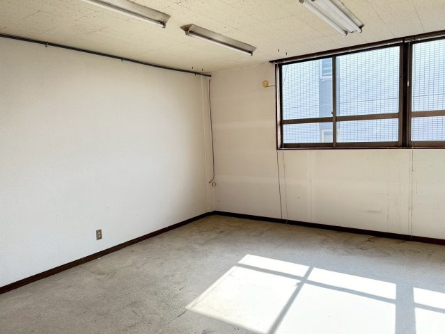 今池ビル南棟　1-2階の内装