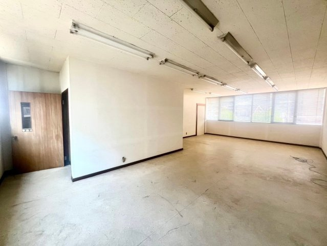 今池ビル南棟　1-2階の内装