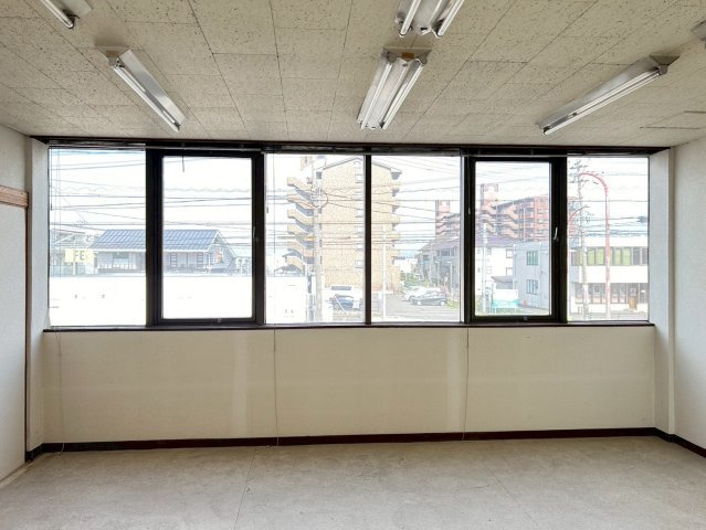 今池ビル南棟　1-2階の内装