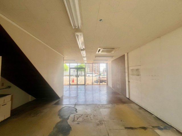 今池ビル南棟　1-2階の内装