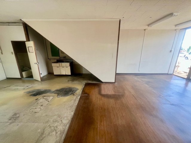 今池ビル南棟　1-2階の内装