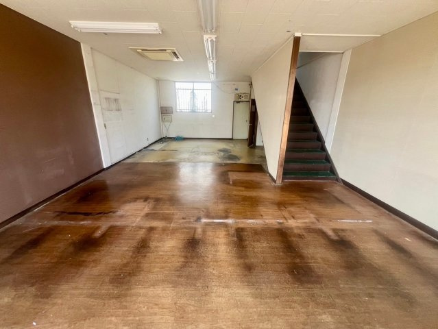 今池ビル南棟　1-2階の内装