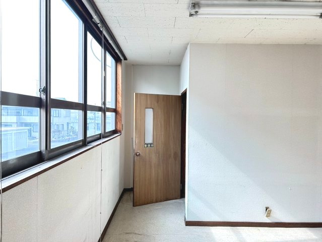 今池ビル南棟　1-2階の内装