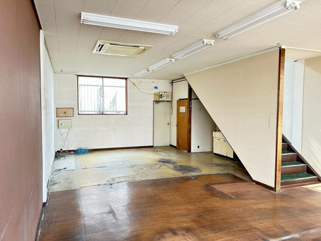 今池ビル南棟　1-2階の内装