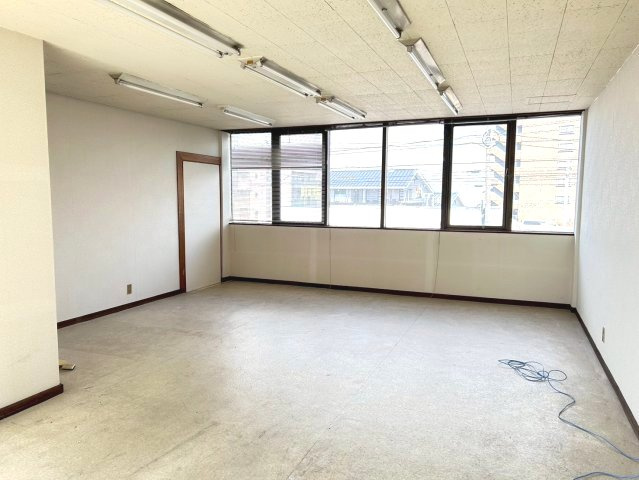 今池ビル南棟　1-2階の内装