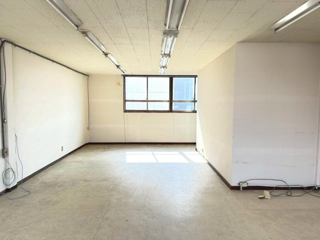 今池ビル南棟　1-2階の内装