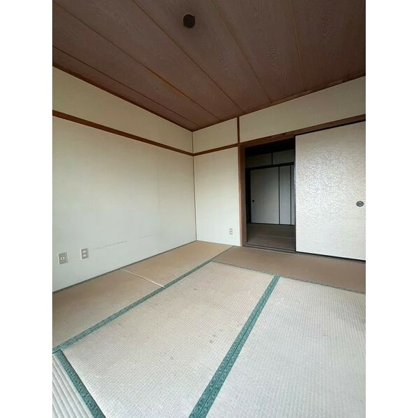 濱口ビルの寝室