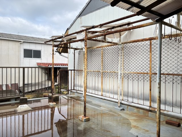 岸和田市本町　中古戸建のバルコニー