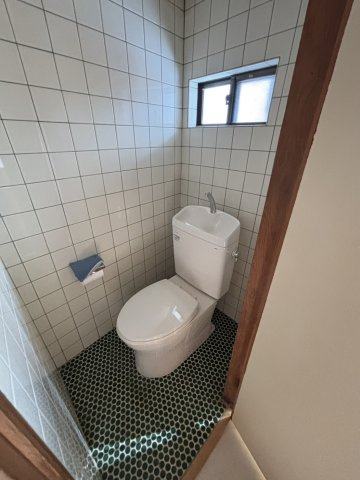 岸和田市本町　中古戸建のトイレ