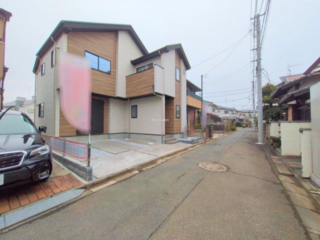 富士見市羽沢１丁目の新築一戸建の前面道路含む現地写真