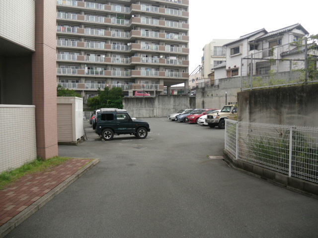 ヴィラージュウィンの駐車場
