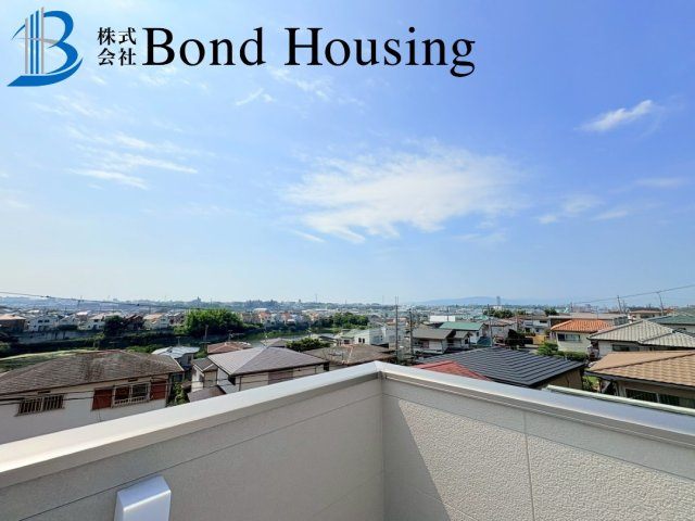 「並列2台可」「ルーフバルコニーつき」高津橋 限定1棟の展望