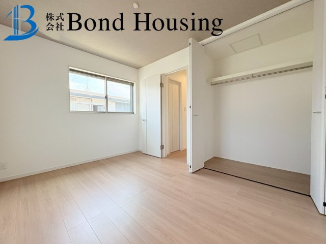 「並列2台可」「ルーフバルコニーつき」高津橋 限定1棟の子供部屋