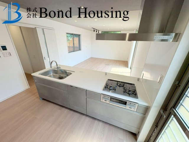 「並列2台可」「ルーフバルコニーつき」高津橋 限定1棟のキッチン