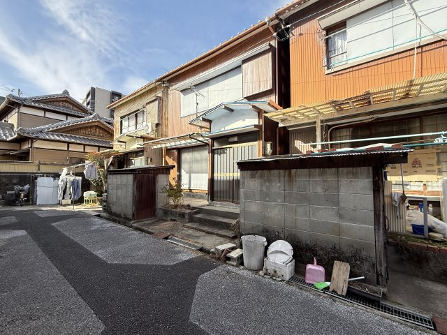 和泉町貸家