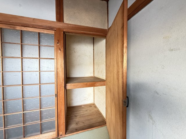 和泉町貸家の収納