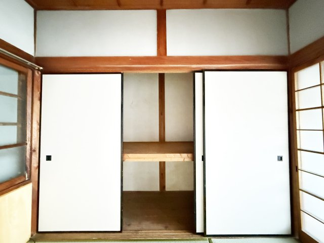 和泉町貸家の収納