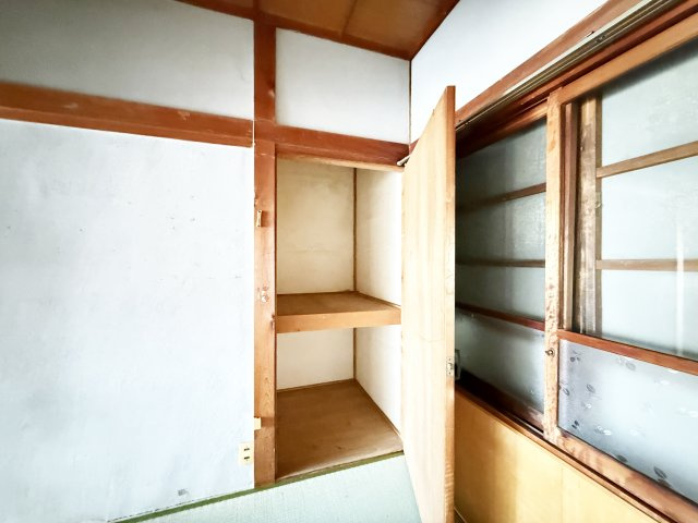 和泉町貸家の収納