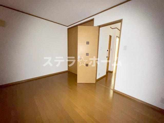 井高野1 中古戸建の洋室|個人の部屋や寝室として使える洋室です