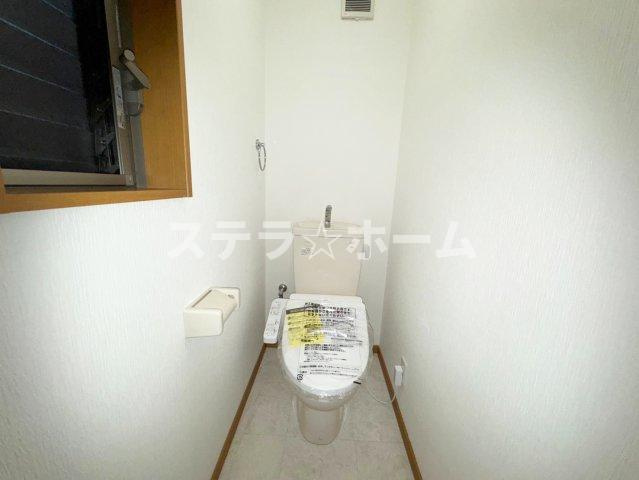 井高野1 中古戸建のトイレ|ゆったりとした空間のトイレです