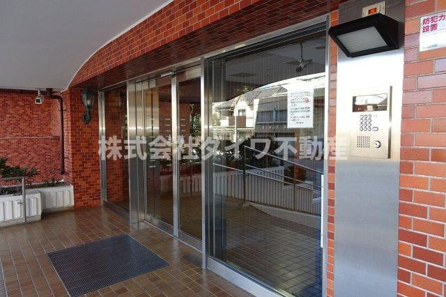 シャンボール康生のエントランス