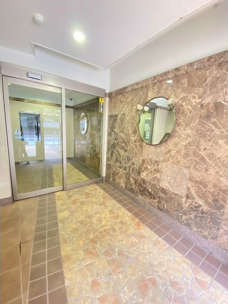 相川フラワーコートのエントランス