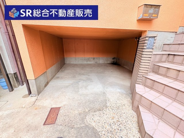善根寺町5丁目中古戸建の駐車場|車をお持ちの方に嬉しい駐車場付きの物件です
