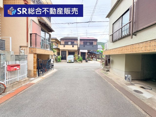 善根寺町5丁目中古戸建の前面道路含む現地写真|前面道路含む現地写真です