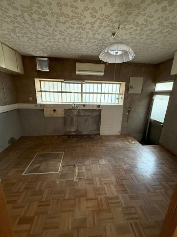 中久万　中古戸建の洋室