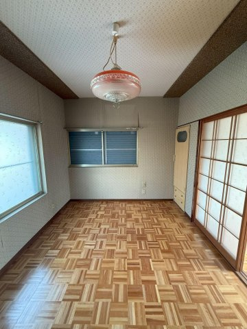中久万　中古戸建の洋室
