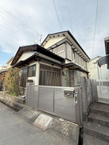 中久万　中古戸建の前面道路含む現地写真