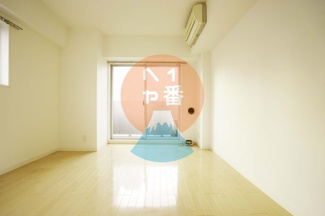 【居間・リビング】 | S-FORT小田原栄町 | こちらのリビングで趣味の時間をお楽しみください