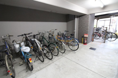 【駐車場】 | ディナスティ福島