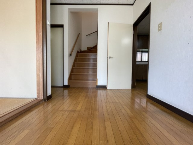 高島市新旭町太田中古戸建の玄関